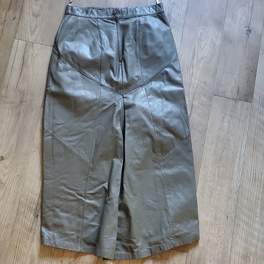 Chic Olive Leather Pencil Skirt
